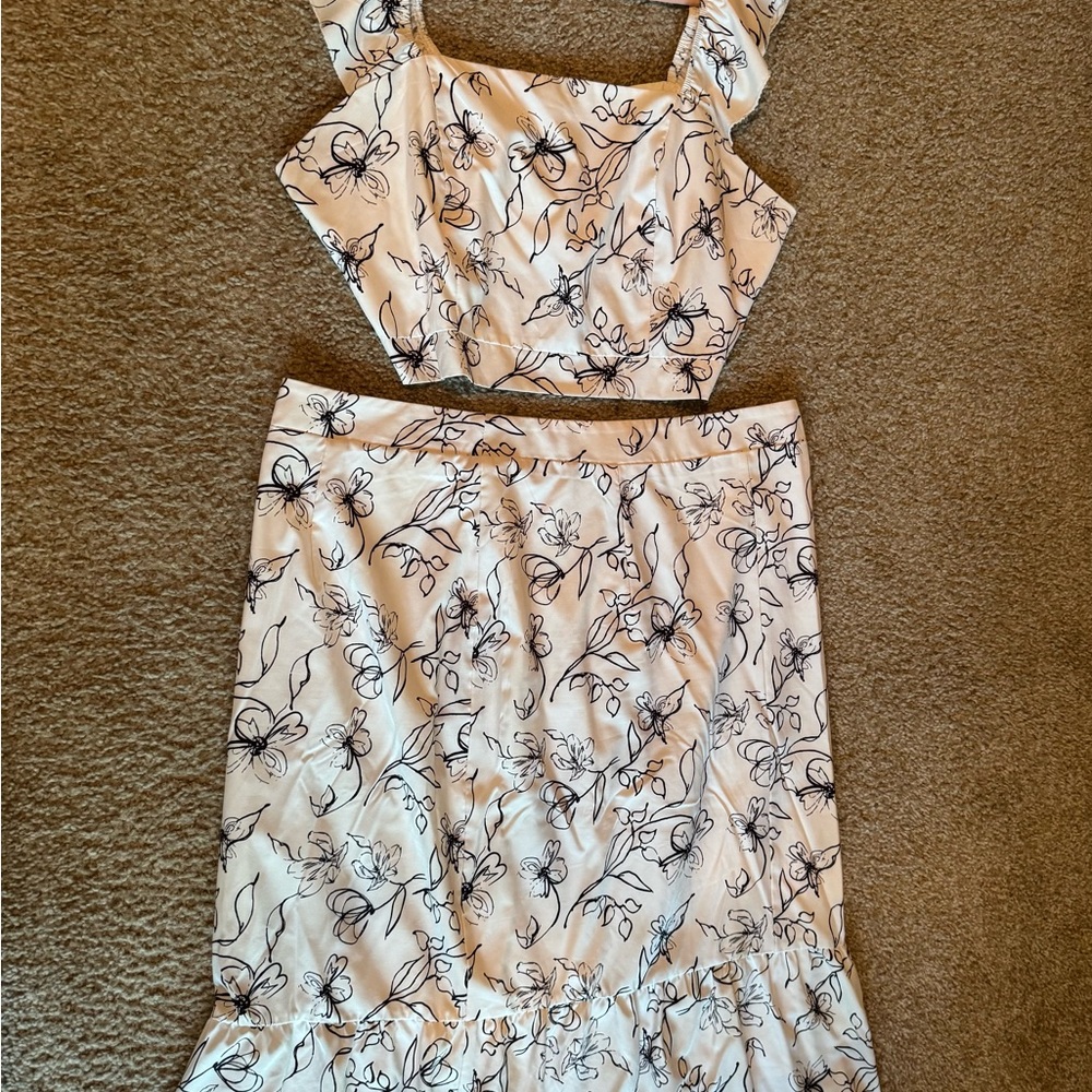 SHEIN Black & White Floral Two-Piece Set – Feminine & Flowy
